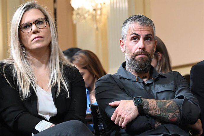 Los policías del Capitolio de Estados Unidos heridos durante el asalto del 6 de enero, Caroline Edwards y Mike Fanone.