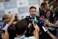 Abascal avisó a Feijóo de que Vox nunca apoyará un Gobierno con el PNV
