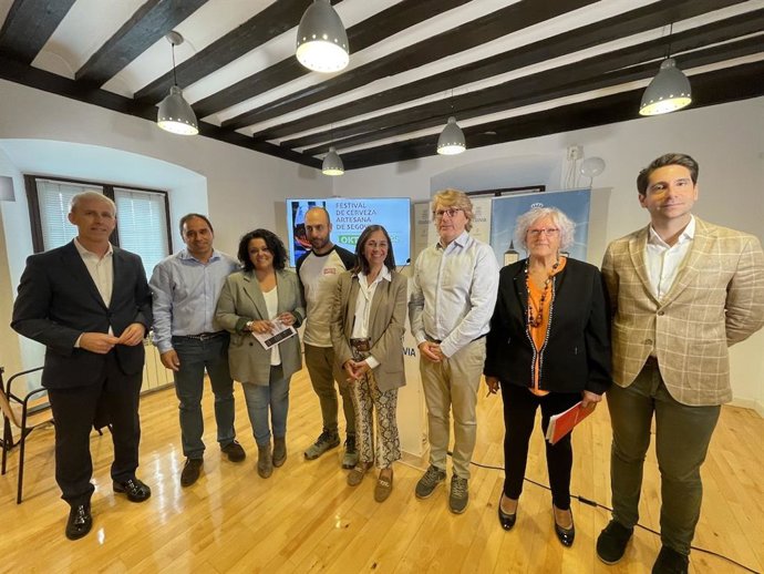 El Primer Teniente-Alcalde, Jesús García Zamora, Y La Secretaria General De La FES, Beatriz Escudero