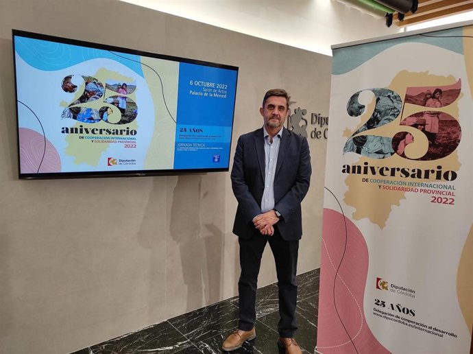 El delegado de Cooperación al Desarrollo de la Diputación, Ramón Hernández, en rueda de prensa.