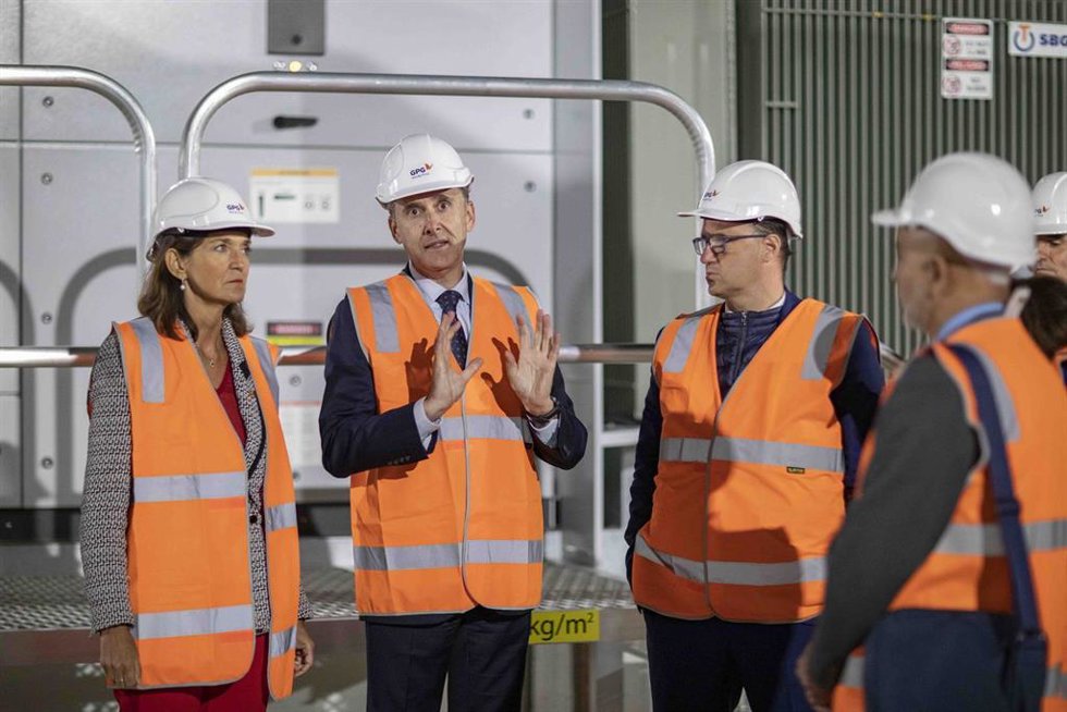 Reyes Maroto inaugura en Australia el primer centro de almacenamiento de baterías de Naturgy a nivel mundial
