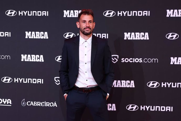 El delantero del Girona Christian Stuani, acude a la Gala de los Premios Marca 2022.