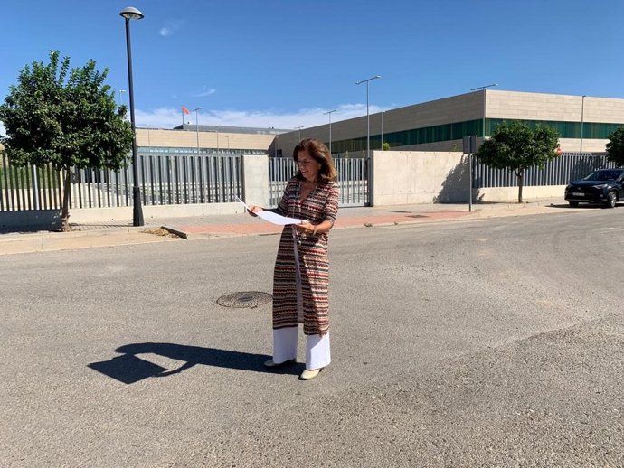 La delegada de Salud y Consumo, María Jesús Botella, en su visita al Hospital de Palma del Río.