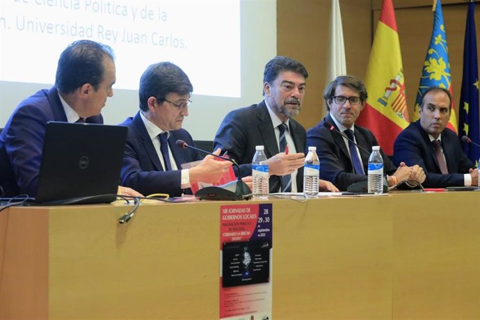 Barcala (PP) pide a la FEMP y al Gobierno medidas para paliar los efectos de la inflación en las arcas municipales