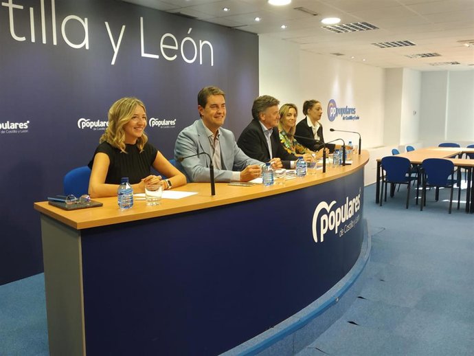 Reunión del PP CyL para constituir el Comité de Campaña para las próximas elecciones municipales.