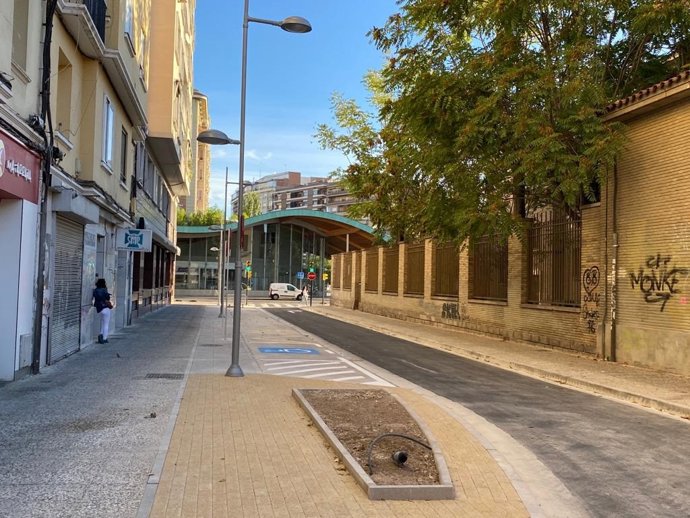 Abierto al tráfico el primer tramo reformado de la calle Félix Latassa