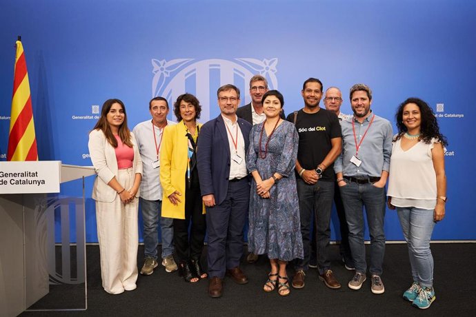La Mesa de Ciudadanía e Inmigración participa en este proces participativo junto al secretario general de Política Lingüística, Francesc Xavier Vila, y la directora general de Migraciones, Refugio y Antiracismo de Igualdad y Feminismos, Eunice Romero