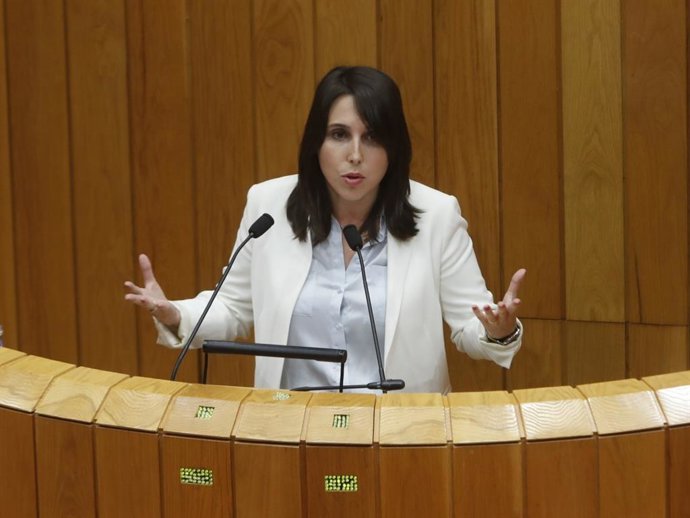 Archivo - La conselleira de Promoción do Emprego e Igualdade, María Jesús Lorenzana, en el Parlamento