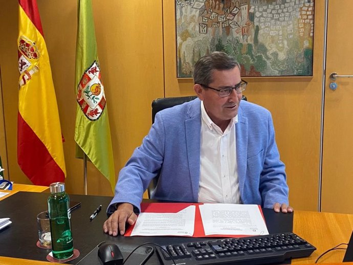 El presidente de la Diputación de Granada, José Entrena.