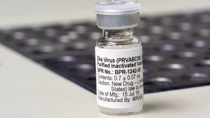 Archivo - Vial de la candidata a vacuna contra el Zika.