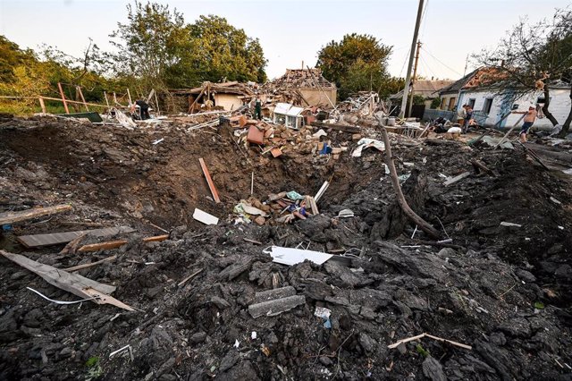 Archivo - Daños materiales causados ​​por el ataque de las fuerzas rusas en la región de Dnipropetrovsk en Ucrania