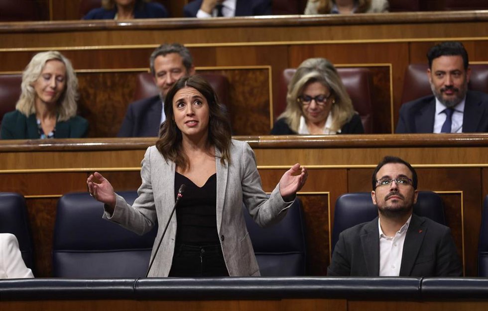 La ministra de Igualdad, Irene Montero, interviene durante una sesión de control al Gobierno, a 28 de septiembre de 2022, en Madrid (España). 