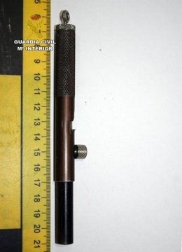 Imagen del bolígrafo pistola intervenido