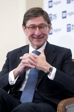 Archivo - El presidente de CaixaBank, José Ignacio Goirigolzarri, en un Desayuno de la Confederación Española de Directivos y Ejecutivos (CEDE), en el Hotel Intercontinental, a 31 de mayo de 2022, en Madrid (España). 