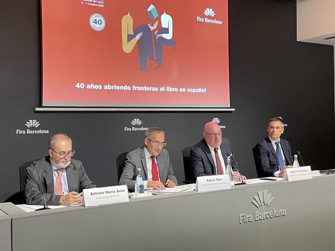 Presentación de Liber 2022, con Antonio María Ávila (FGEE), Patrici Tixis (Gremi d'Editors), Daniel Fernández (FGEE) y Ángel Celorrio (Liber)