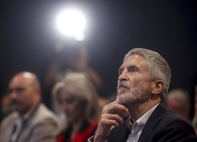 El ministro del Interior, Fernando Grande-Marlaska junto con la consellera de Justicia, Gabriela Bravo, el Foro Nacional Ciudades Seguras de Valncia.