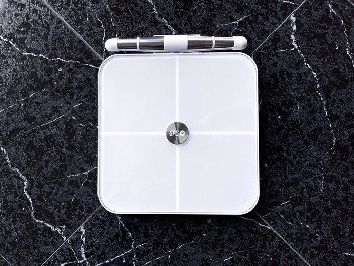 SPC lanza Atenea Fit Pro, su báscula 'inteligente' con 28 métricas corporales.
