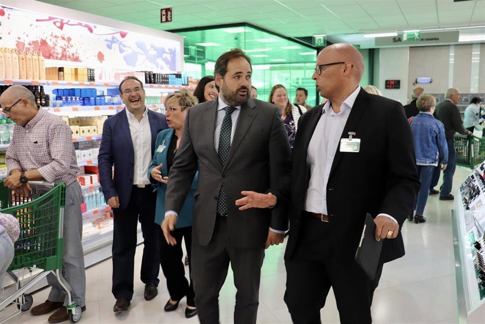Pp Clm (Cortes De Voz Y Fotografías) Declaraciones De Paco Núñez En Casas Ibáñez (Albacete)