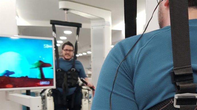 Paciente de IRENEA en su sesión de fisioterapia.