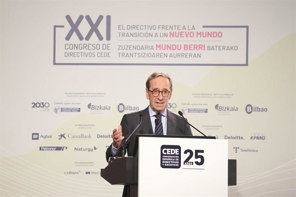 El presidente de Kutxabank, Gregorio Villalabeitia, interviene en el XXI Congreso de Directivos de la Fundación CEDE-Confederación Española de Directivos y Ejecutivos, en el Bilbao Exhibition Centre de Barakaldo
