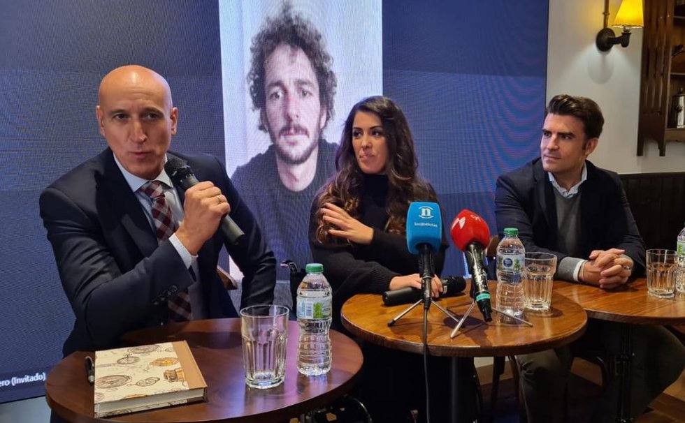 El alcalde de León, José Antonio Diez, y Estefanía Trabajo.