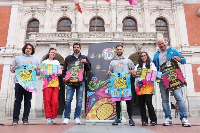 Bustos (3I) en la presentación de los programas Vallatarde y Vallanoche.