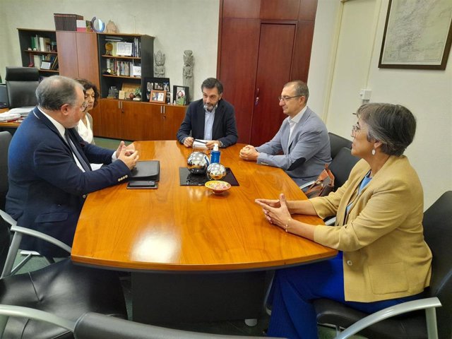 Reunión con representantes del Colegios de Graduados Sociales.