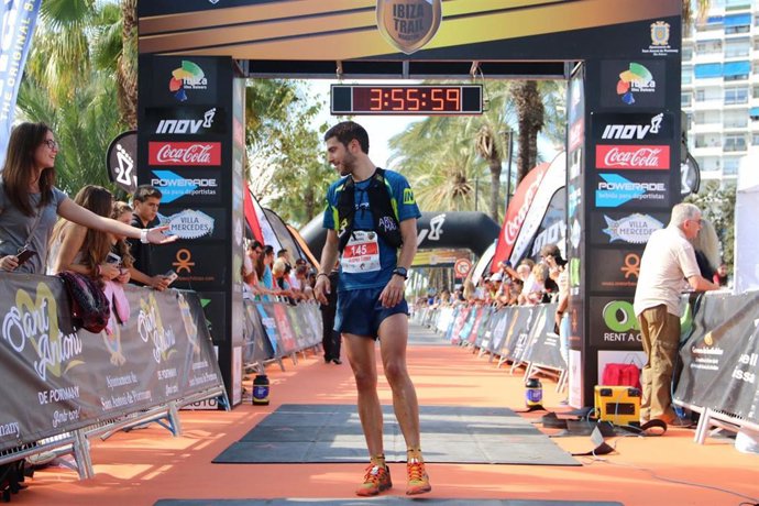 Andreu Simón se une a Miguel Caballero y Nuria Picas en la Ibiza Trail Maratón.