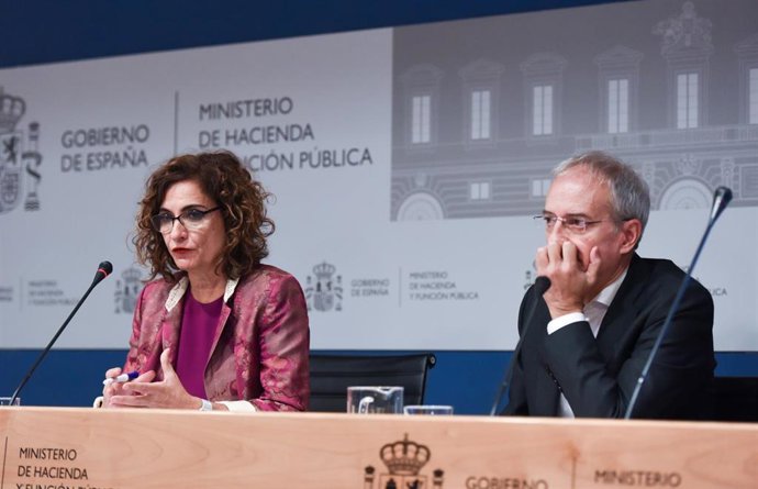 La ministra de Hacienda y Función Pública, María Jesús Montero, comparece en rueda de prensa, en el Ministerio de Hacienda, a 29 de septiembre de 2022, en Madrid, (España). Montero analiza la situación fiscal de España y ha informado sobre las novedades