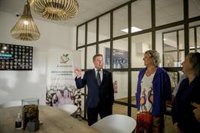 Page ve obsceno distinguir delincuentes de izquierdas y de derechas y acusa a Podemos de no tener "ni idea" de okupación