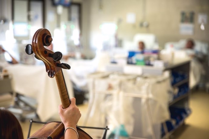 Archivo - Músicos por la Salud pide a los grupos políticos que garanticen la presencia de la música en directo en los hospitales