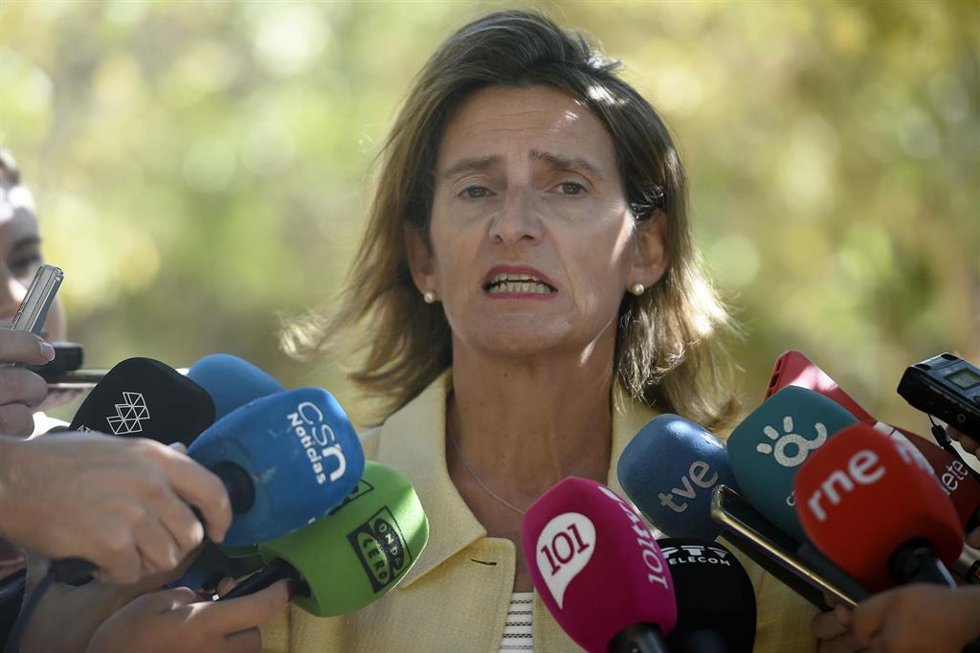La vicepresidenta y ministra para la Transición Ecológica y el Reto demográfico, Teresa Ribera, durante la atención a los medios de comunicación en Málaga