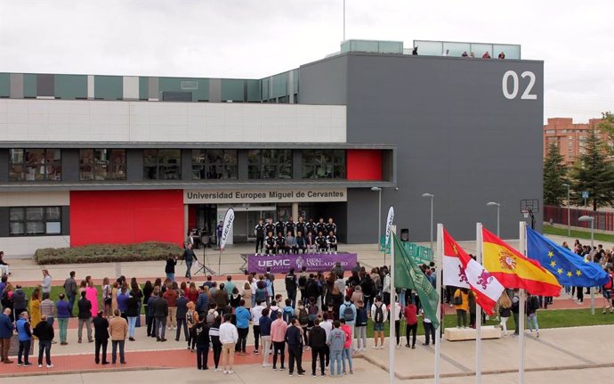 Presentación del UEMC Real Valladolid Baloncesto en la universidad.