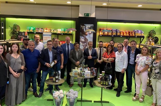 Inauguracion de espacio con productos Degusta Jaén.