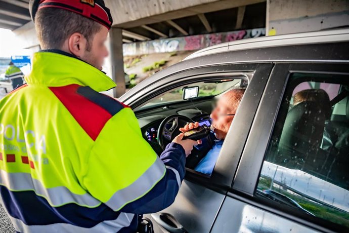 Archivo - Imatge d'arxiu d'un control policial