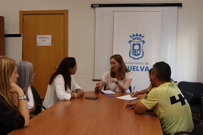 Nota De Prensa Con Foto Reunión En El Ayuntamiento Para Organización Homenaje A Hugo Millán