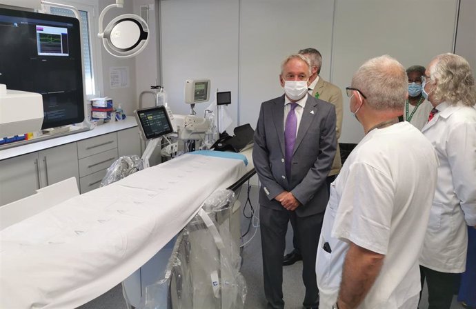 El gerente del SAS, Diego Vargas, visita el área del corazón del Hospital Universitario Torrecárdenas.