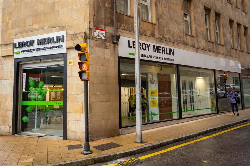 Archivo - Tienda de Leroy Merlin en Gijón