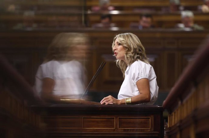 La vicepresidenta segunda y ministra de Trabajo y Economía Social, Yolanda Díaz, interviene durante una sesión plenaria, en el Congreso de los Diputados, a 29 de septiembre de 2022, en Madrid (España). 