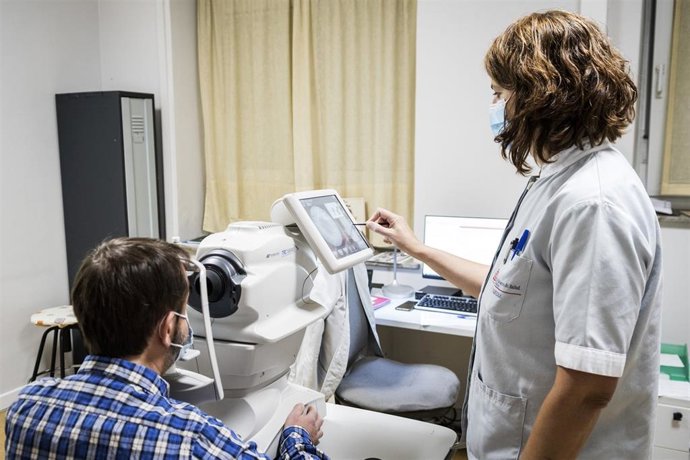 Retinógrafo instalado en el Centro San Martín de Pamplona