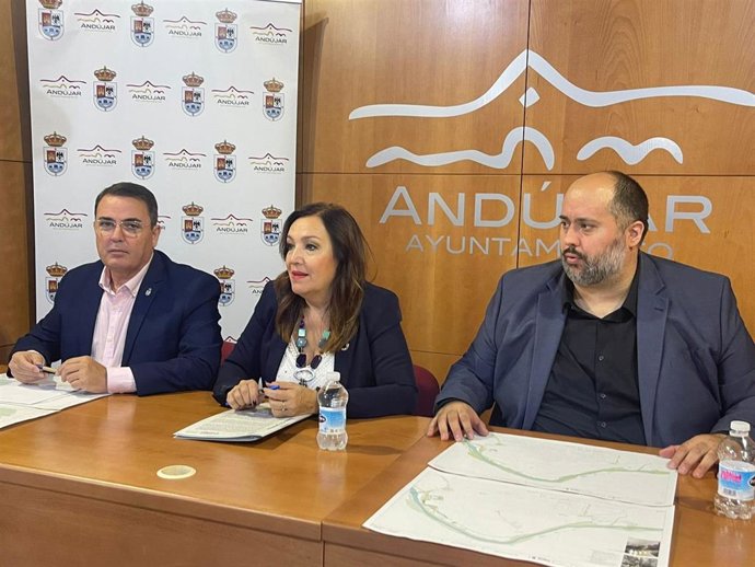 Presentación del parque fluvial en el Guadalquivir.