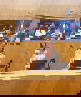 Cristina Jiménez, de Vox, en primer término