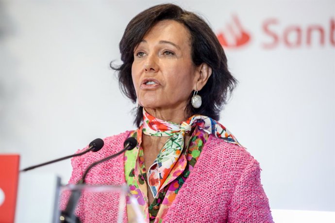 Archivo - Banco Santander obtiene un beneficio de 8.124 millones de euros en 2021