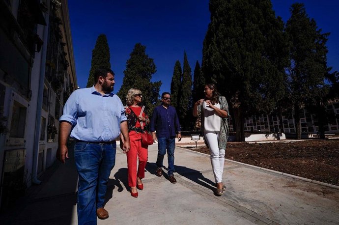 Archivo - Visita al Cementerio de Nuestra Señora de la Salud de Córdoba, en una imagen de archivo.