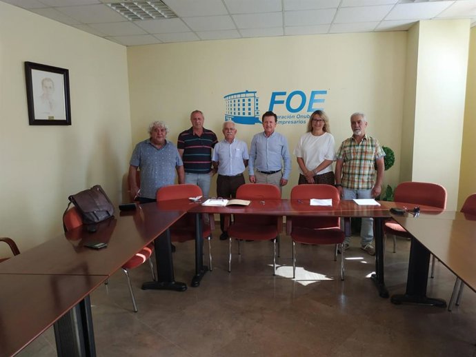UGT, CCOO y empresarios firman el convenio colectivo del sector de suministros industriales de Huelva.