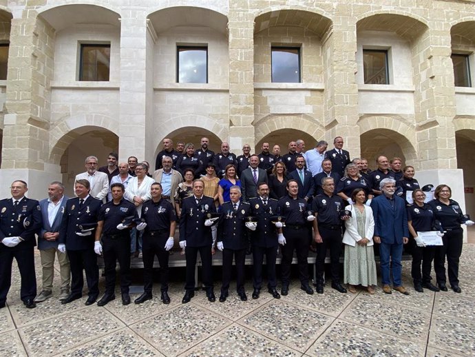 Acto de entrega de los reconocimientos a los policías locales de Menorca.