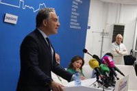 Bendodo (PP) dice que el Gobierno baja impuestos "para frenar una rebelión interna en las comunidades autónomas"