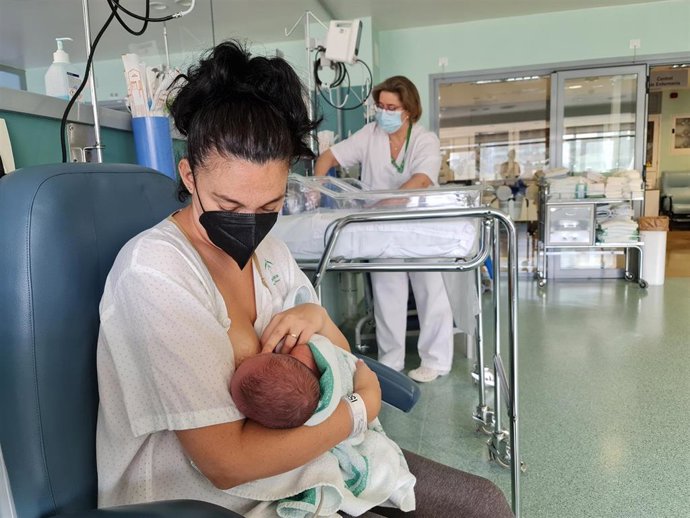 Andalucía fomenta la satisfacción de las familias en el proceso perinatal