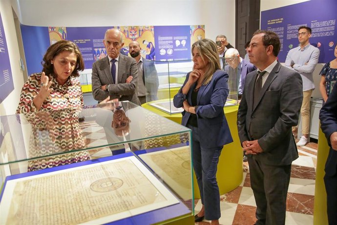 Inauguración de la exposición en el Archivo de la Nobleza