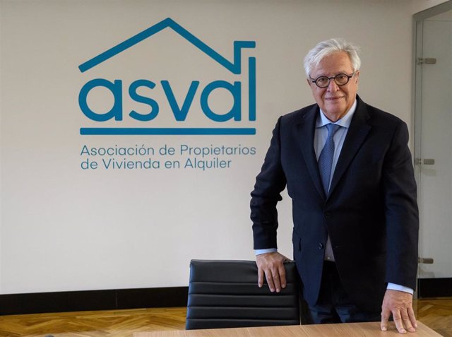 Archivo - El presidente de la Asociación de Propietarios de Vivienda de Alquiler (Asval), Joan Clos.